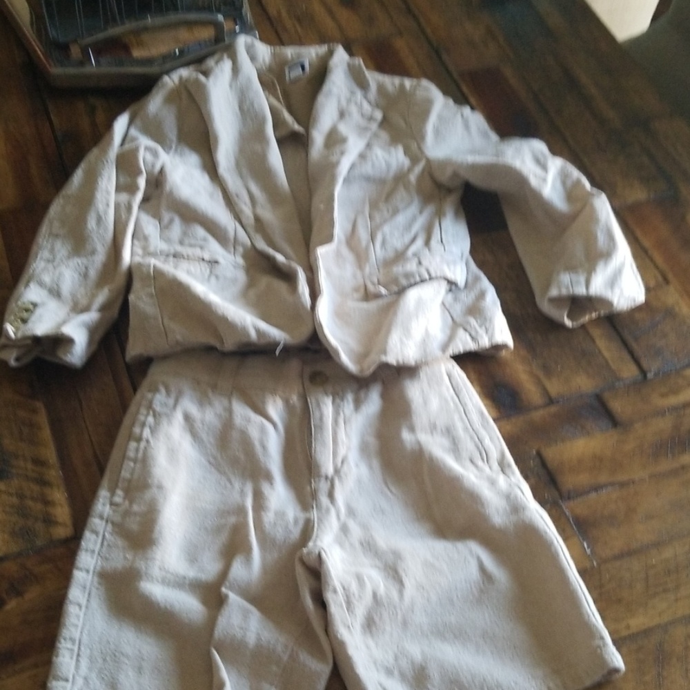Linen Shorts and blazer